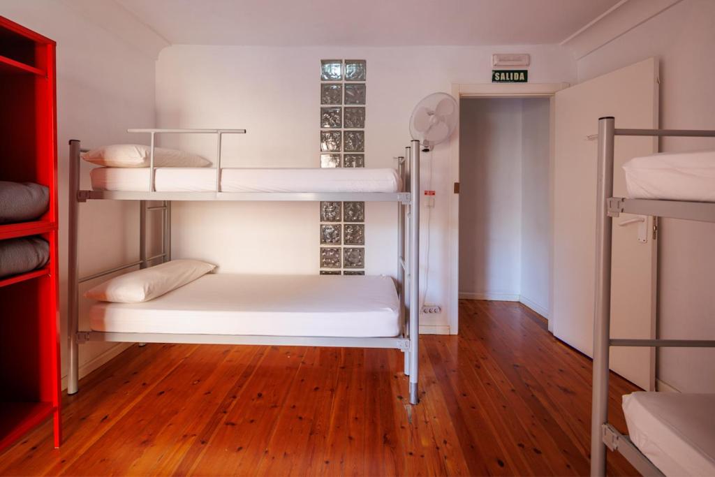 Albergue Casa de la Abuela - Bed In 4-Bed Mixed Dormitory Room