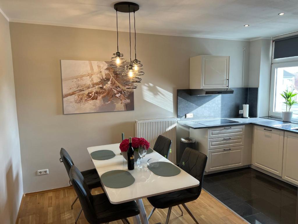 Kuchyň nebo kuchyňský kout v ubytování Ruhrperle Apartment 3 Essen