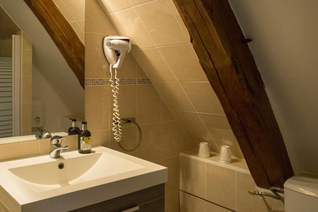 Auberge Le Colombien - Hôtel et Restaurant - Suíte Júnior