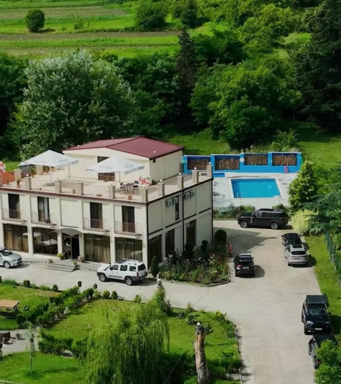 Bazén v ubytování Kisi Garden Hotel nebo v jeho okolí