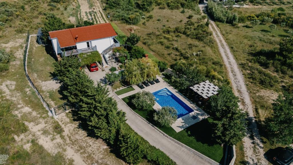 Bazén v ubytovaní Apartment Ljubica alebo v jeho blízkosti