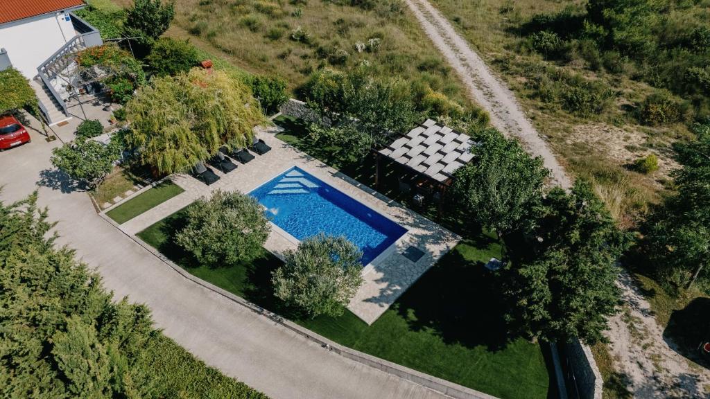 Bazén v ubytovaní Apartment Ljubica alebo v jeho blízkosti