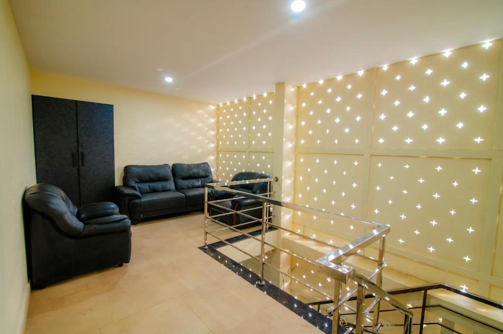 Posezení v ubytování Hotel Shams Inn