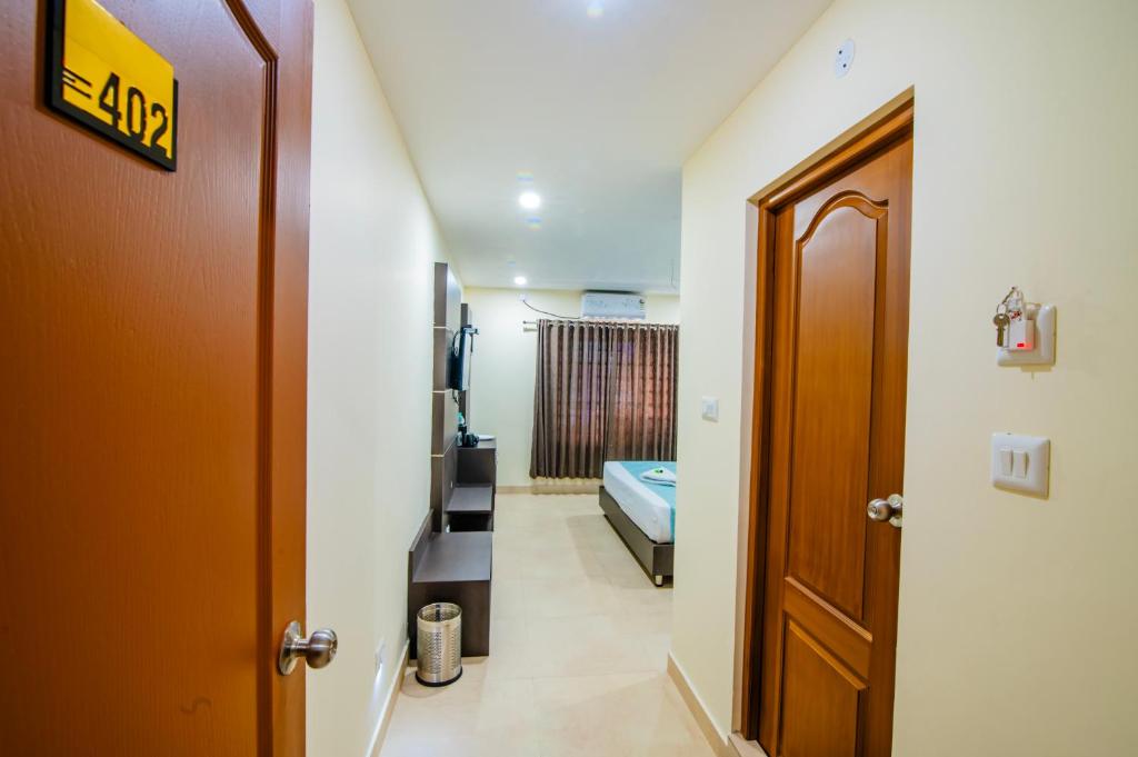 Postel nebo postele na pokoji v ubytování Hotel Shams Inn