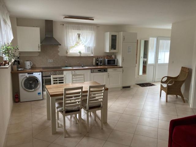 Villa in Seenahe Badesee Ehmetsklinge - Apartment With Terrace