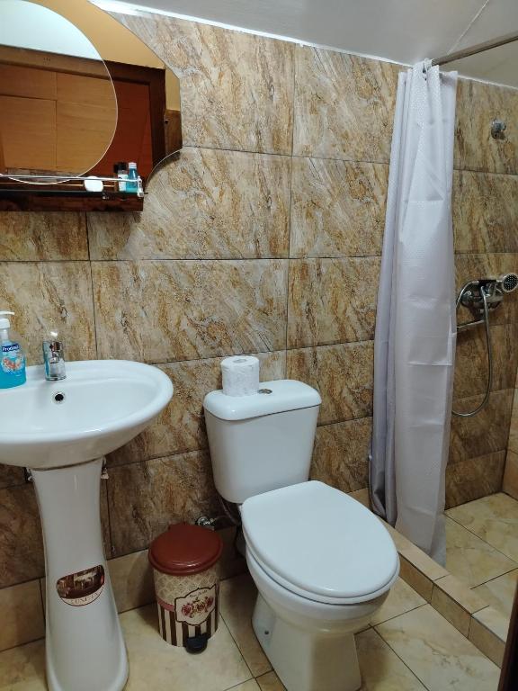 Koupelna v ubytování Nadiani Hostel