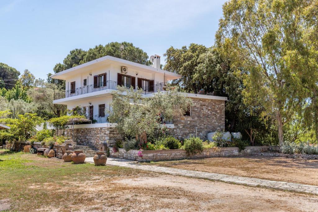an image of a house at Villa Mitsa in Kolios