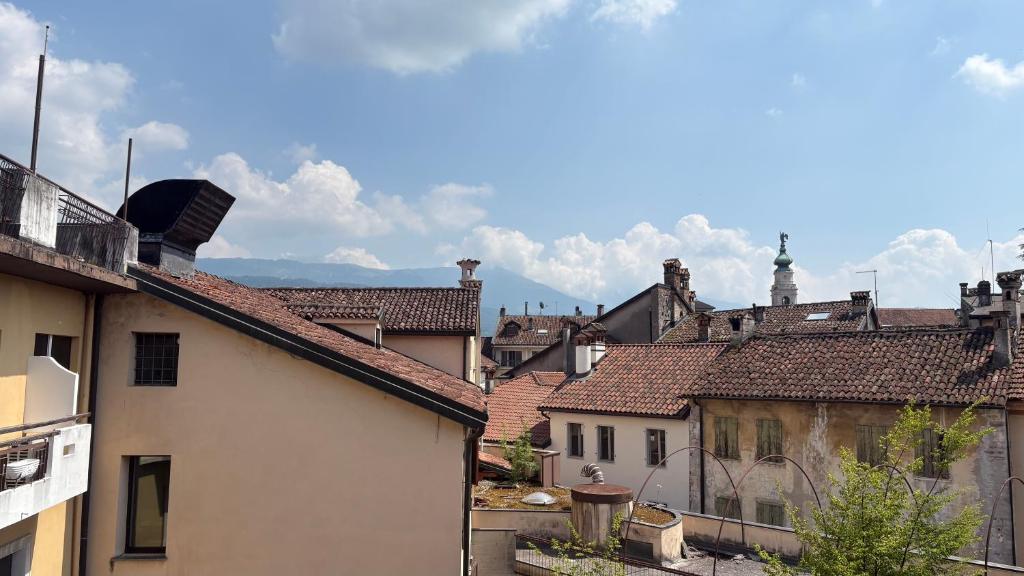 Nespecifikovaný výhled na hory nebo výhled na hory při pohledu z hotelu