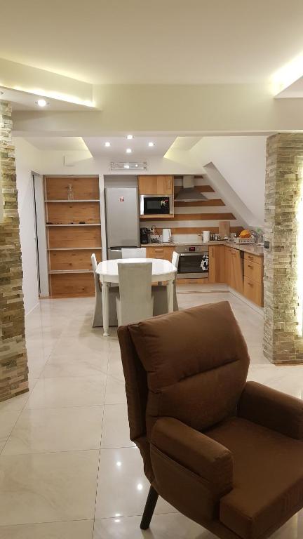 Kuchyňa alebo kuchynka v ubytovaní Apartamenty Toporowa Cyrhla
