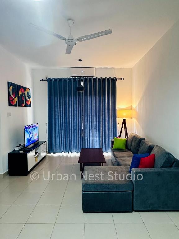 TV a/nebo společenská místnost v ubytování Urban Nest Studio