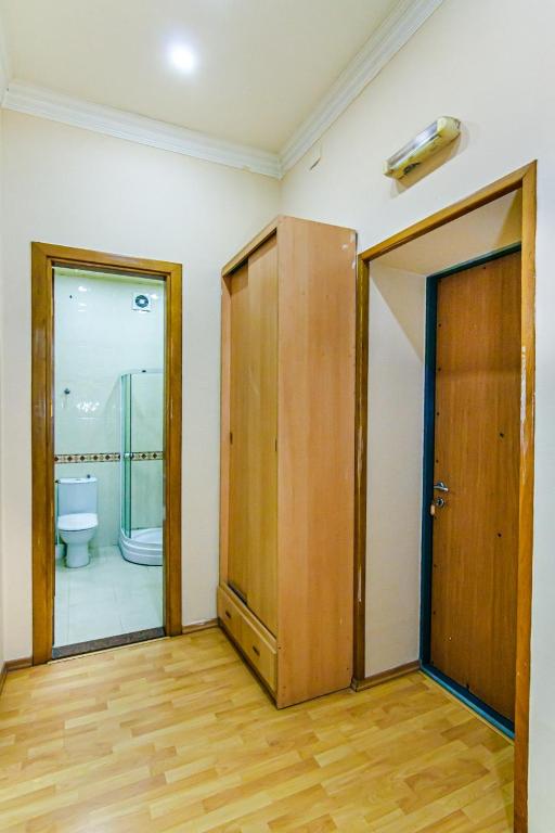 لابی و فضای عمومی Luxury Apartment İn Targovu - تصویر ۵