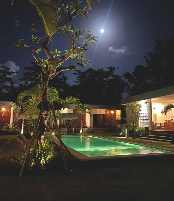 Tropical Almond Villa - 10