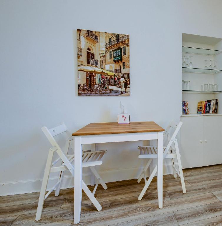 Knihovna v apartmánu