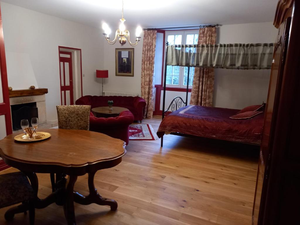 Chateau Le Val - Double Room