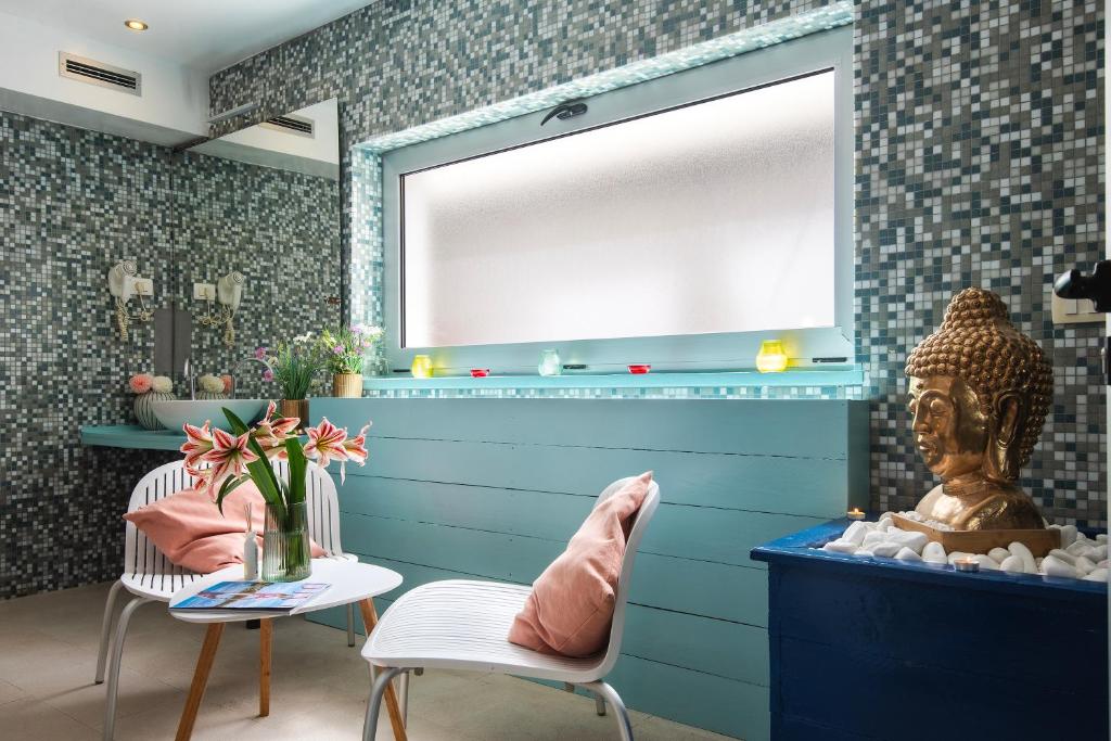 Posezení v ubytování Monvidal by Bura Hotels - Adults Only
