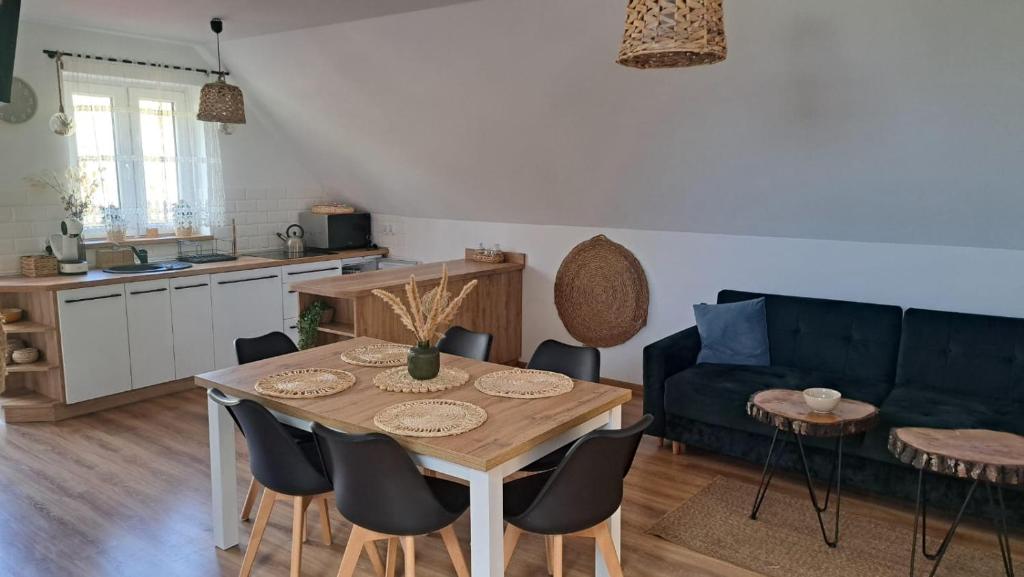 Η κουζίνα ή μικρή κουζίνα στο Lawendowe Wzgórze - Apartament
