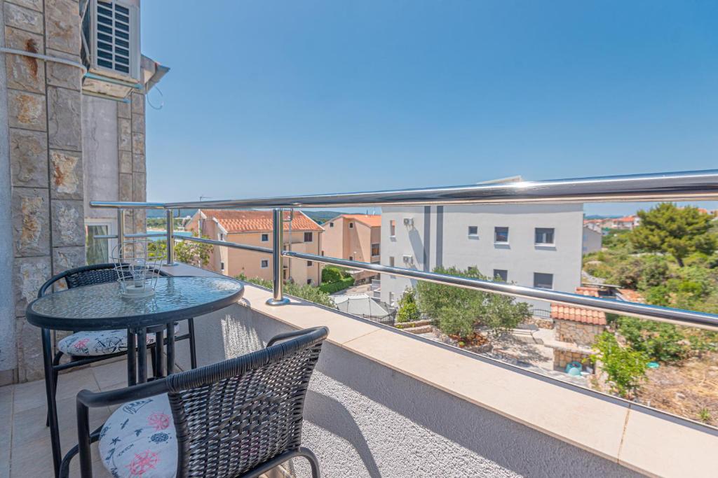 Balkón alebo terasa v ubytovaní Apartments Burazer