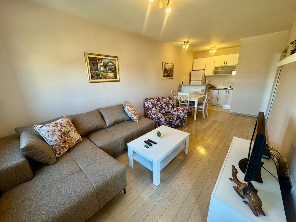 Fanky City Apartments - 8