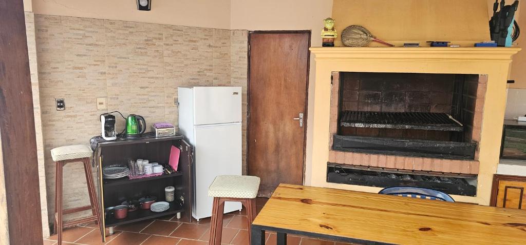 Kuchyň nebo kuchyňský kout v ubytování Accommodation-House in Asunción