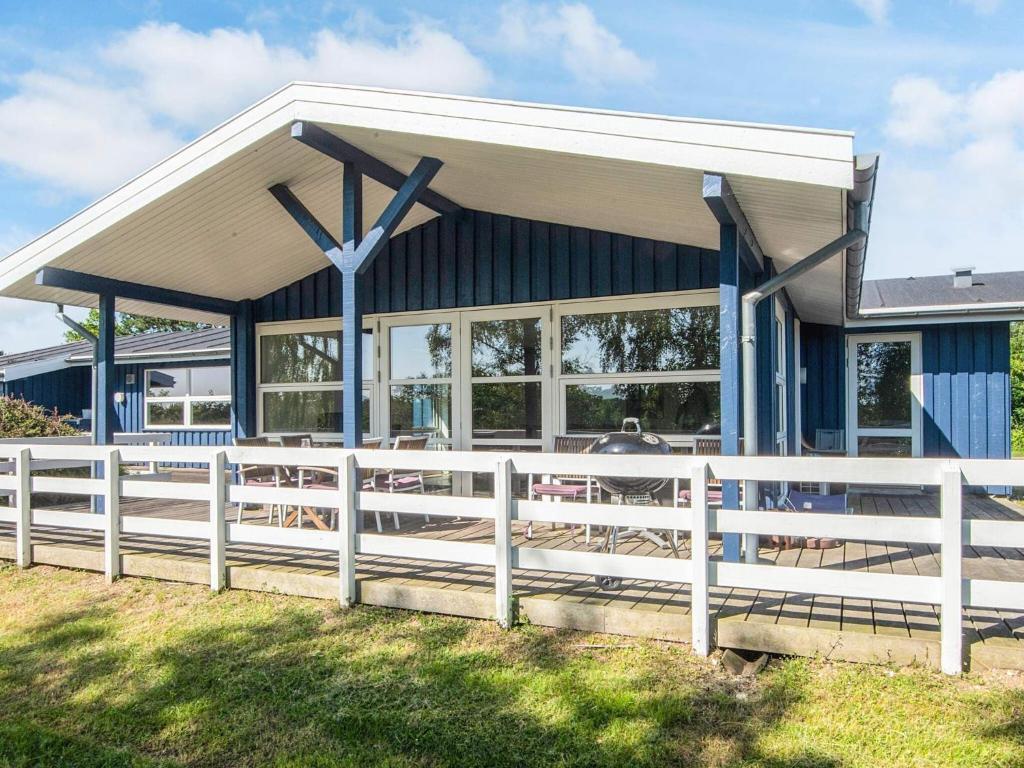 Το κτήριο όπου στεγάζεται  η παραθεριστική κατοικία