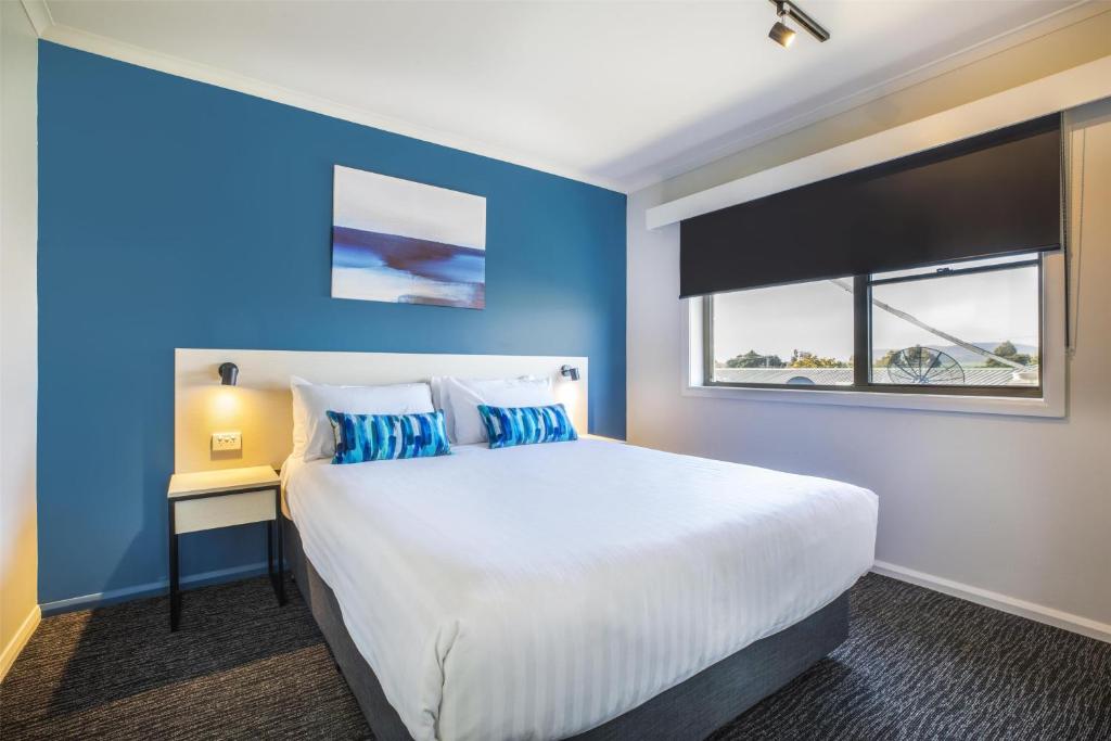 Nightcap at Riverside Hotel - Resim 15