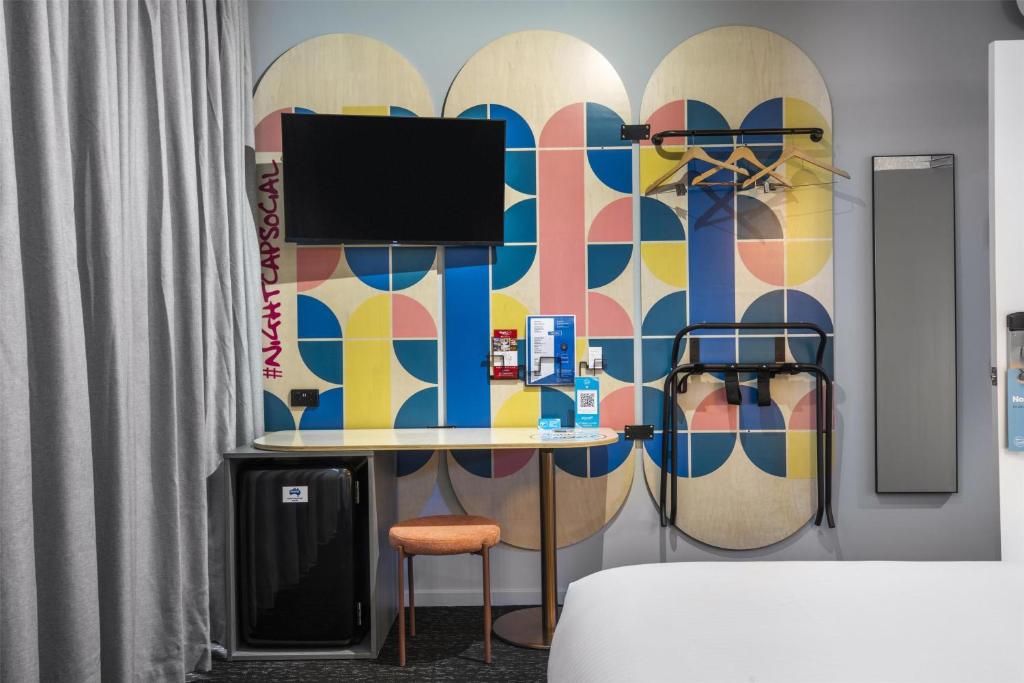 Royal Hotel by Nightcap Social - Resim 20