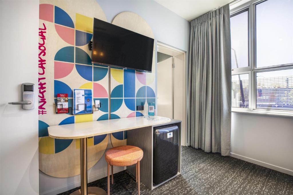 Royal Hotel by Nightcap Social - Resim 22