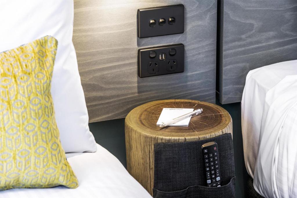 Royal Hotel by Nightcap Social - Resim 27