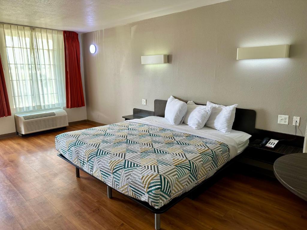 Motel 6-West Monroe, LA - Kamer Met Kingsize Bed - Niet-Rokers