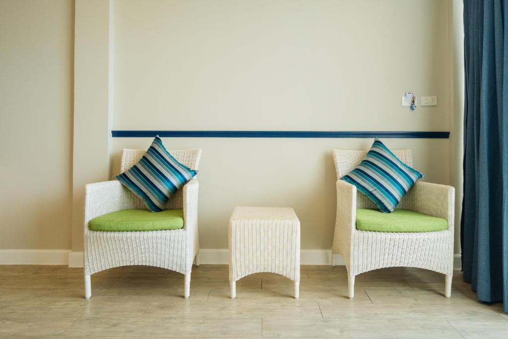 Posezení v ubytování Phuket Boat Quay Hotel Panwa Beach