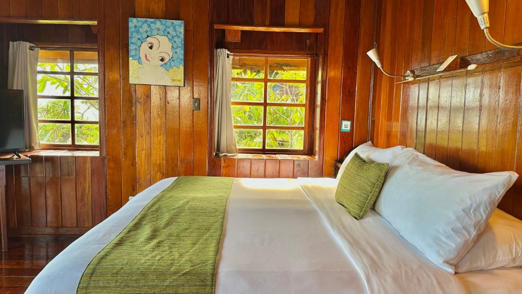 Palau Carolines Resort - Bangalô Padrão
