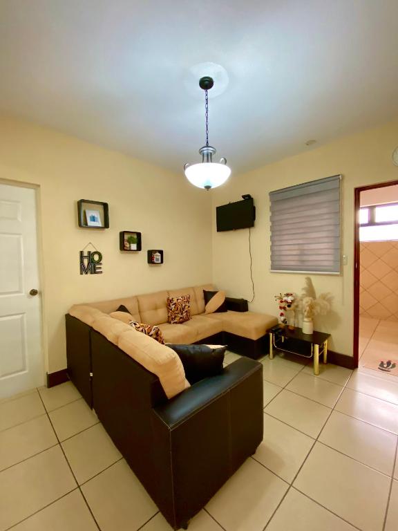 Mi casa es tu casa. - Three-Bedroom Apartment