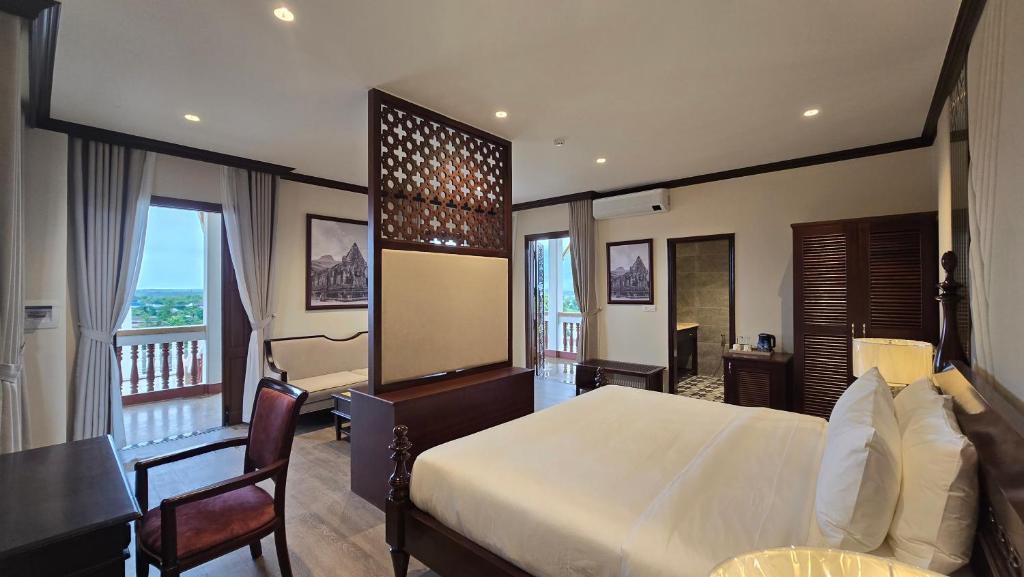 Champa Palace Hotel - Deluxe Queen Room