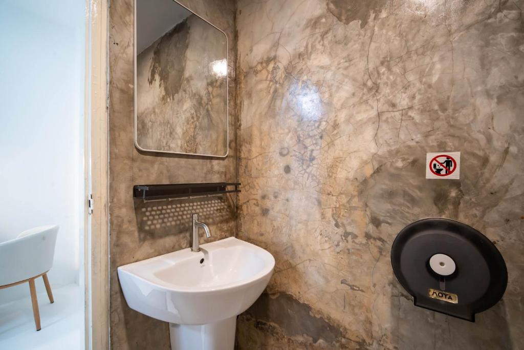 ZJ House Phuket Town - Resim 11