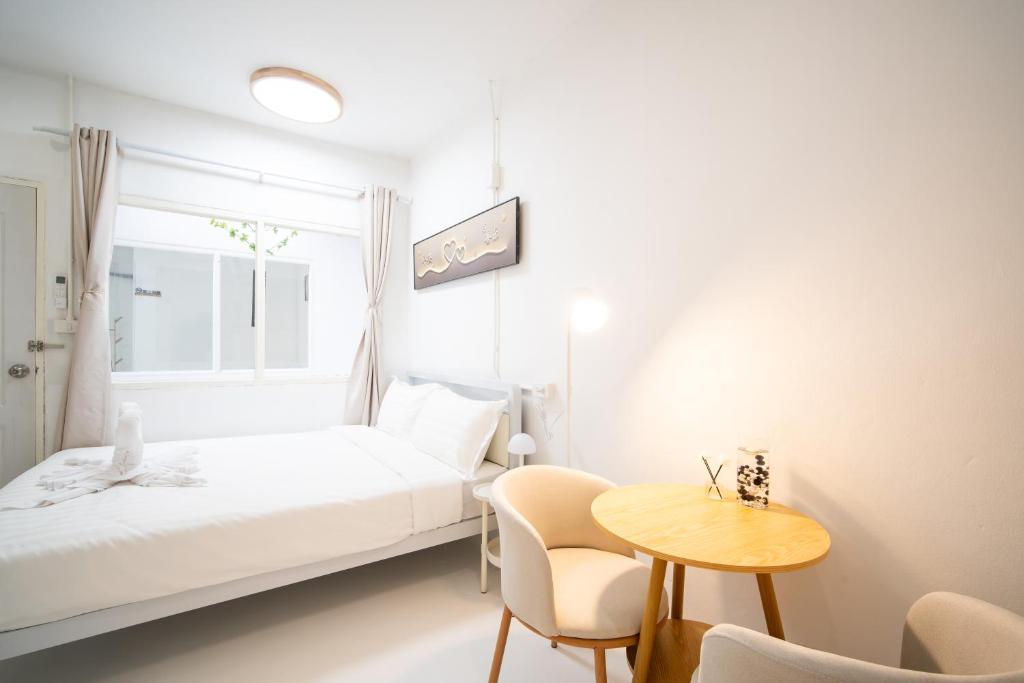 ZJ House Phuket Town - Resim 5