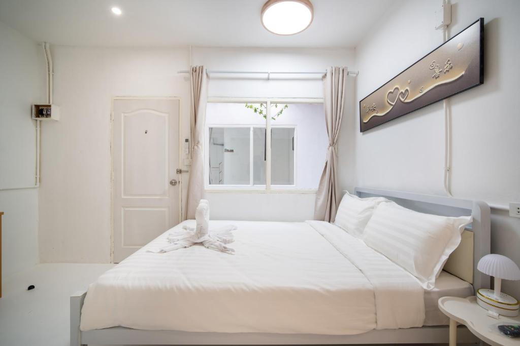 ZJ House Phuket Town - Resim 12