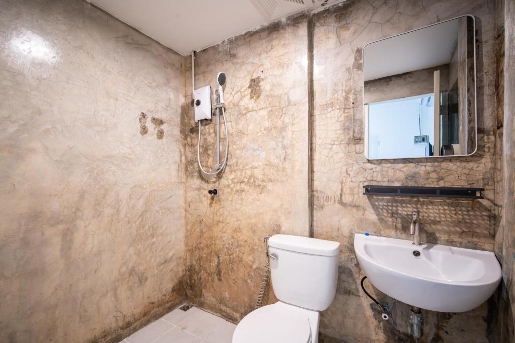 ZJ House Phuket Town - Resim 35