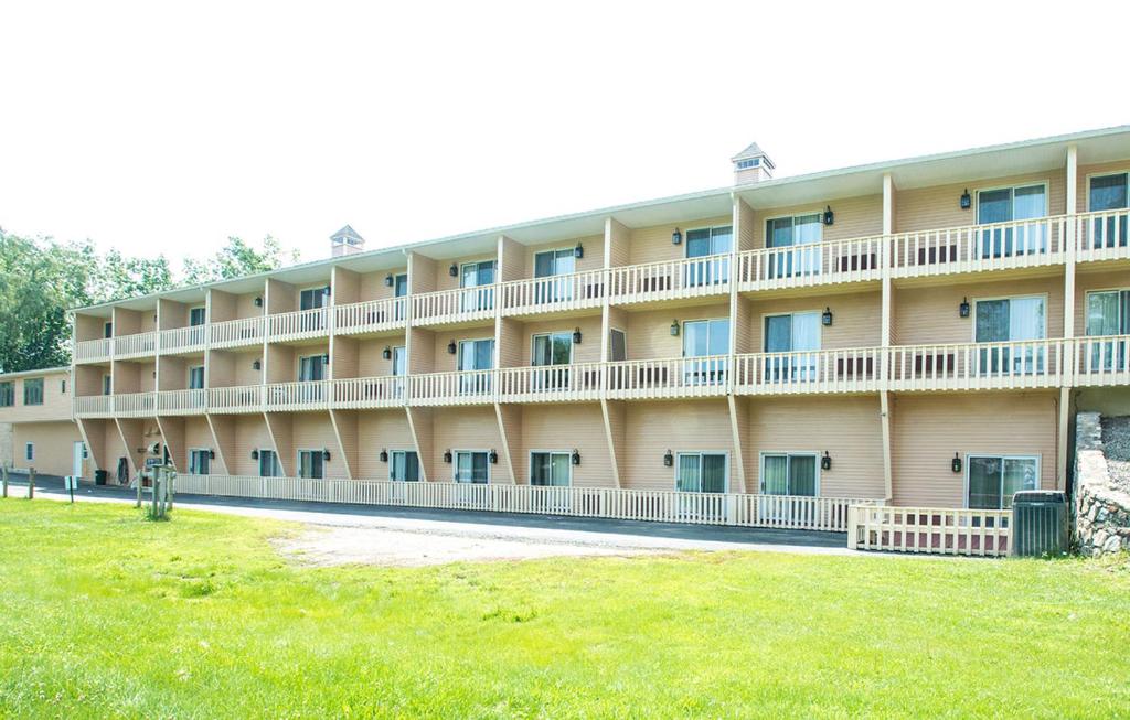 Hampton Falls Inn photo