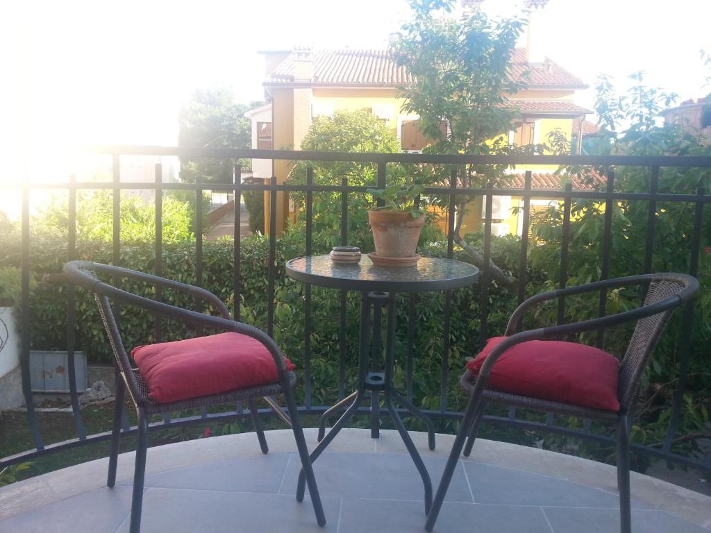 Balkon lub taras w obiekcie Apartment Bozac