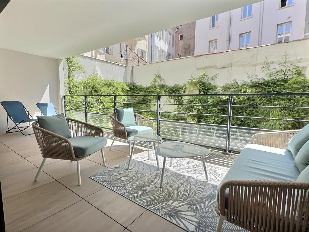 Μπαλκόνι ή βεράντα στο Maxime By Terry's Homes
