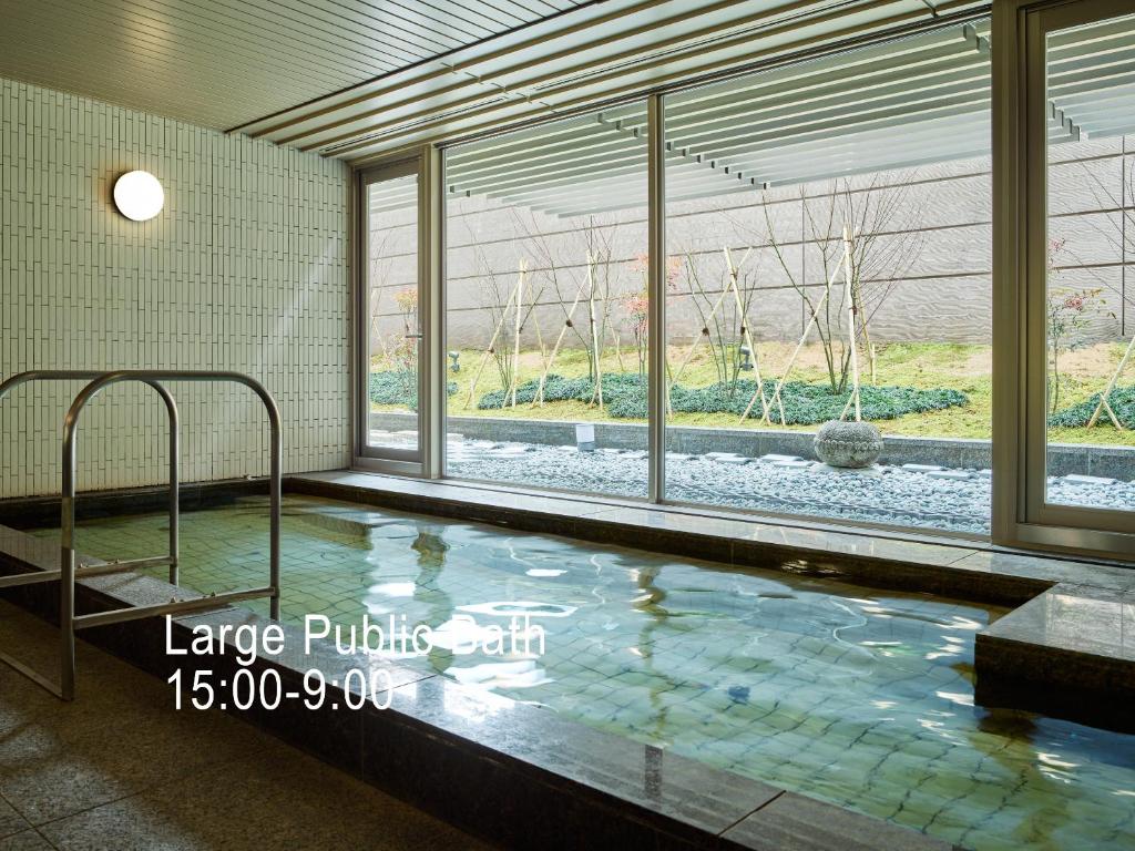 Bazén v ubytování Mitsui Garden Hotel Kyoto Shijo nebo v jeho okolí