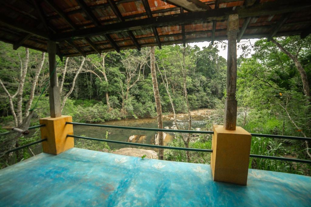 Balkón nebo terasa v ubytování The Kandy Samadhicentre