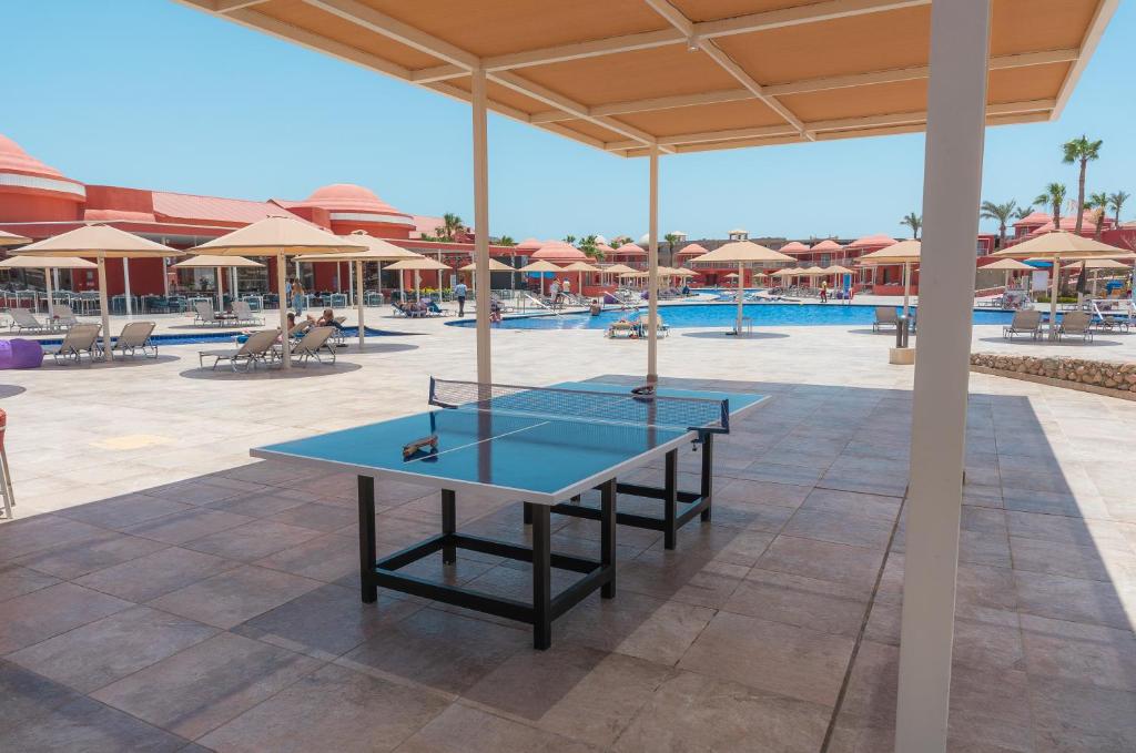 Bazén v ubytování Pickalbatros Royal Grand Sharm - Adults Friendly 16 Years Plus nebo v jeho okolí