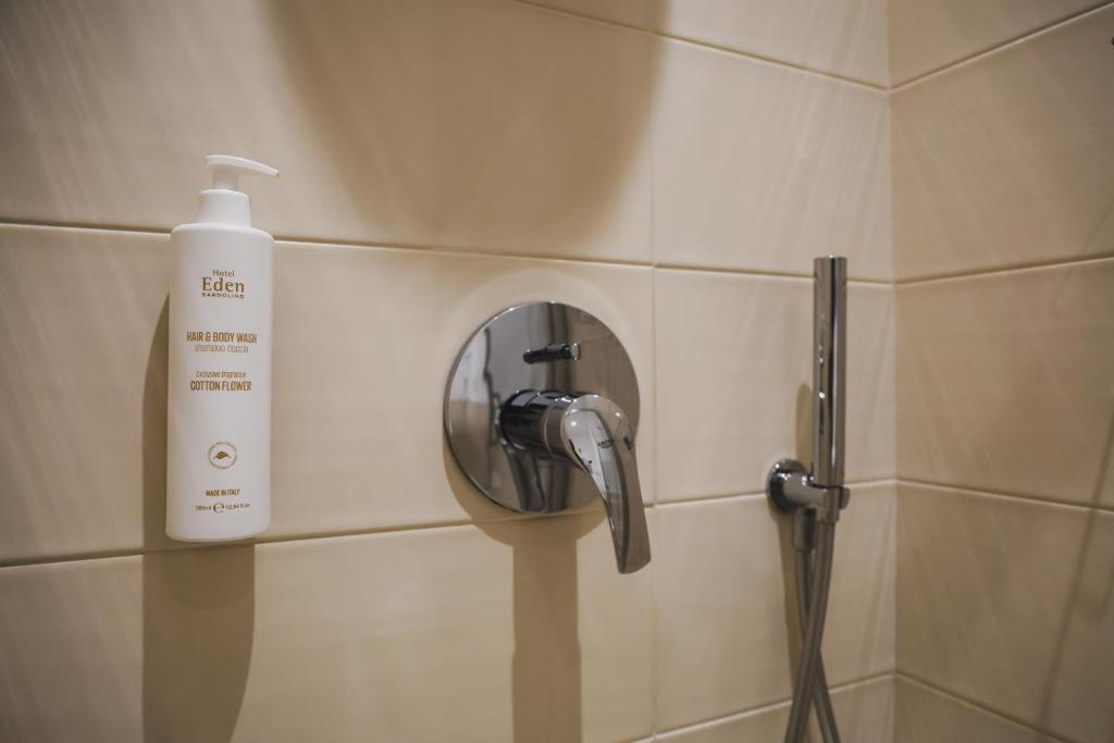 Koupelna v ubytování Hotel Eden