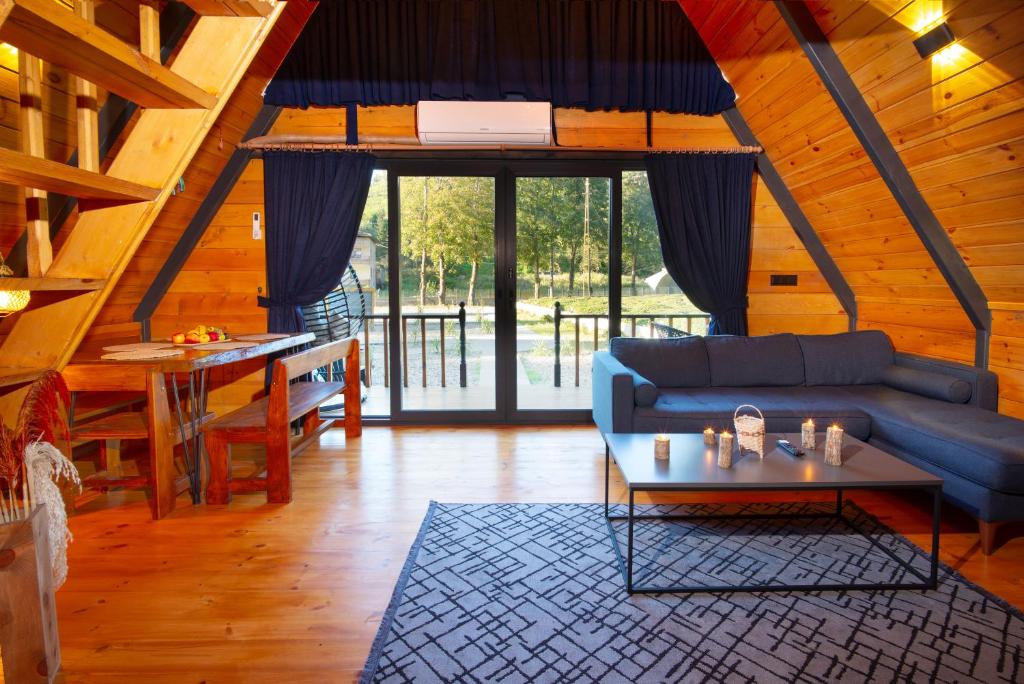Posezení v ubytování Nesli Villa & Bungalow - Dubleks Bahçeli Villa