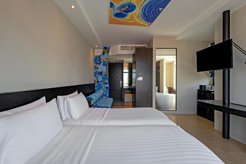 
Studio Ocean View 2 Singles
