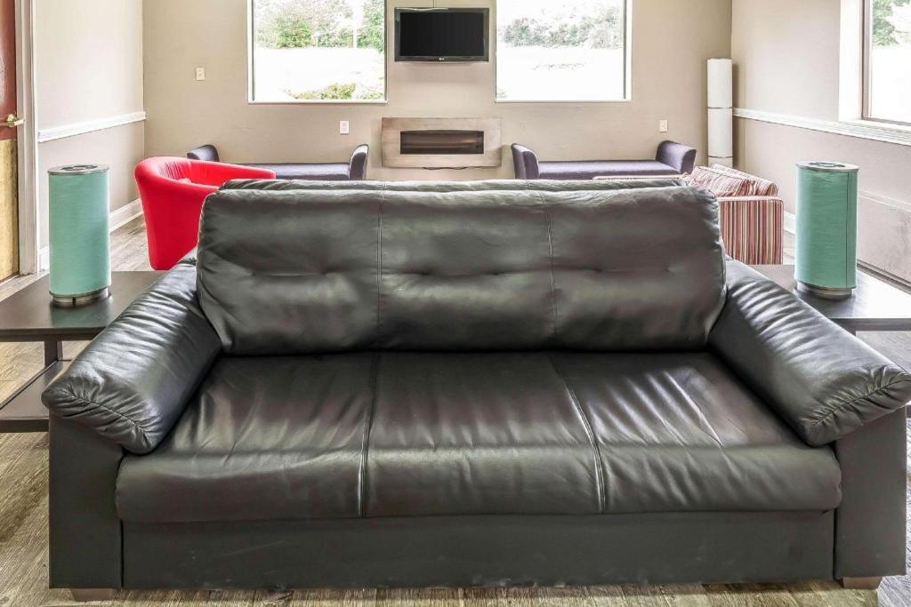 Posezení v ubytování Suburban Studios Mason Hwy 42