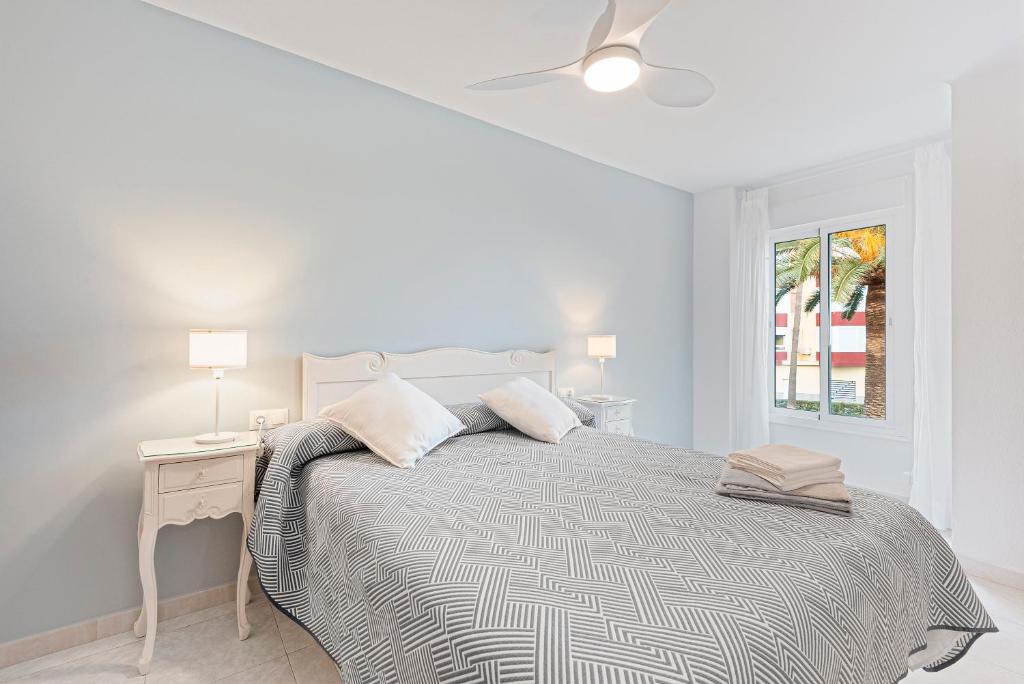 Posteľ alebo postele v izbe v ubytovaní Apartamento Sol Playa Torrox A55