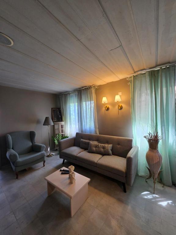 Posezení v ubytování Mavrommati luxury residence no2