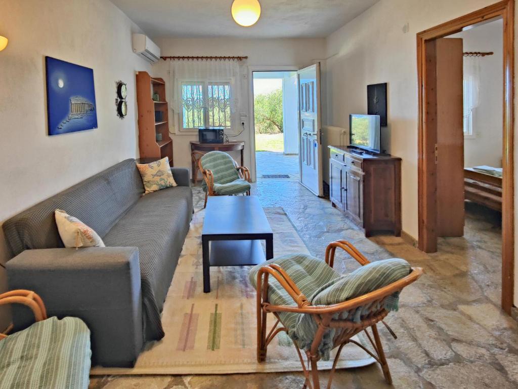 TV a/nebo společenská místnost v ubytování Paradiso Apartments with sea view